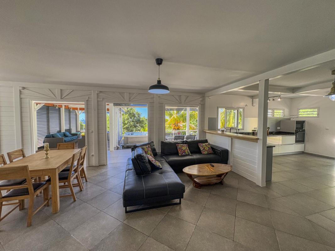 23.Location villa jacuzzi Saint Claude Guadeloupe_Salon